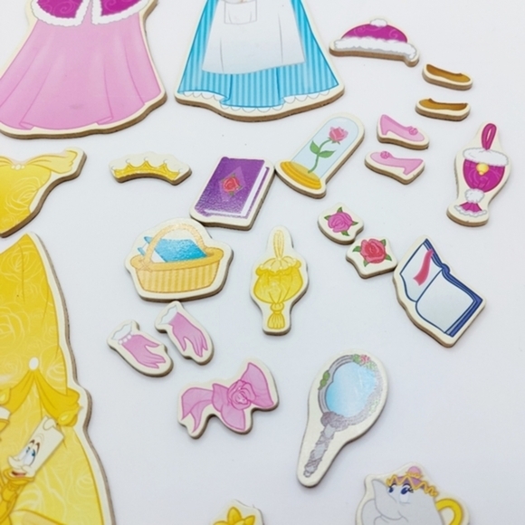 Disney Melissa and Doug Magnetic Belle set - Picture 2 of 5